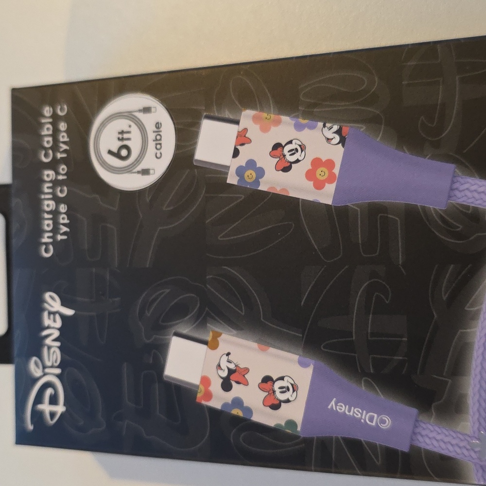 Disney Minnie Mouse Charging Cable USB-C to USB-C Phone Accessories - Picture 4 of 4